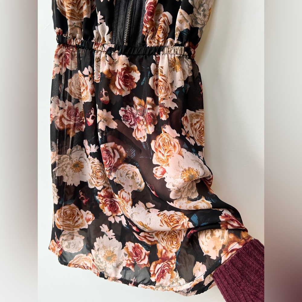 Skulls and Roses - Picture 3 of 6